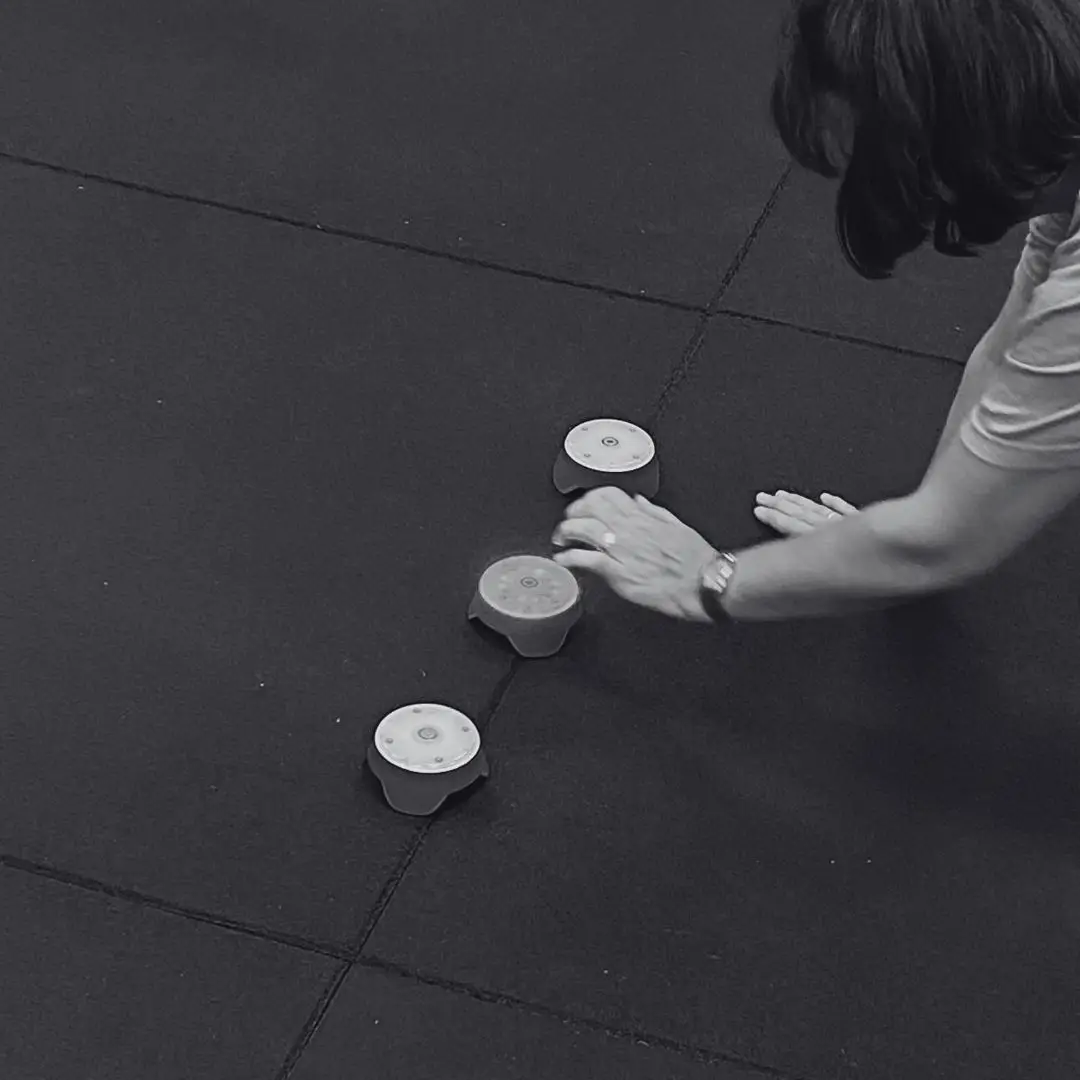 Ejercicio funcional suelo gimnasio