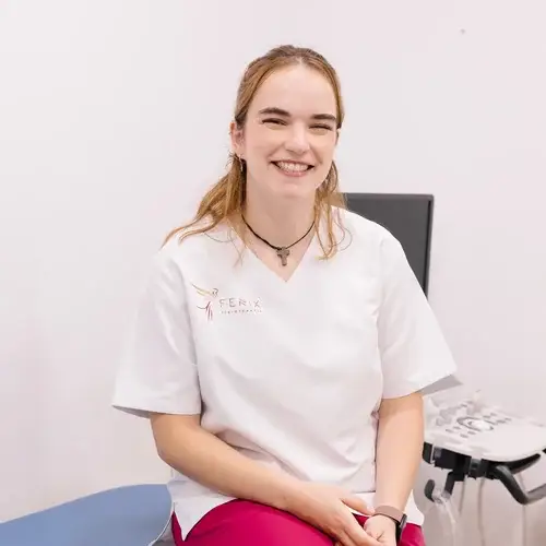 Alexandra Ureta, fisioterapeuta y CAFD en Fénix Fisioterapia